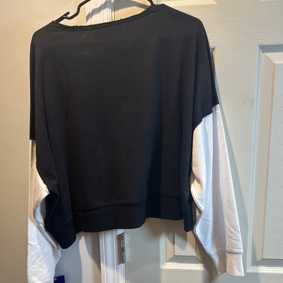 Champion Black and White Sweatshirt - Picture 3 of 3